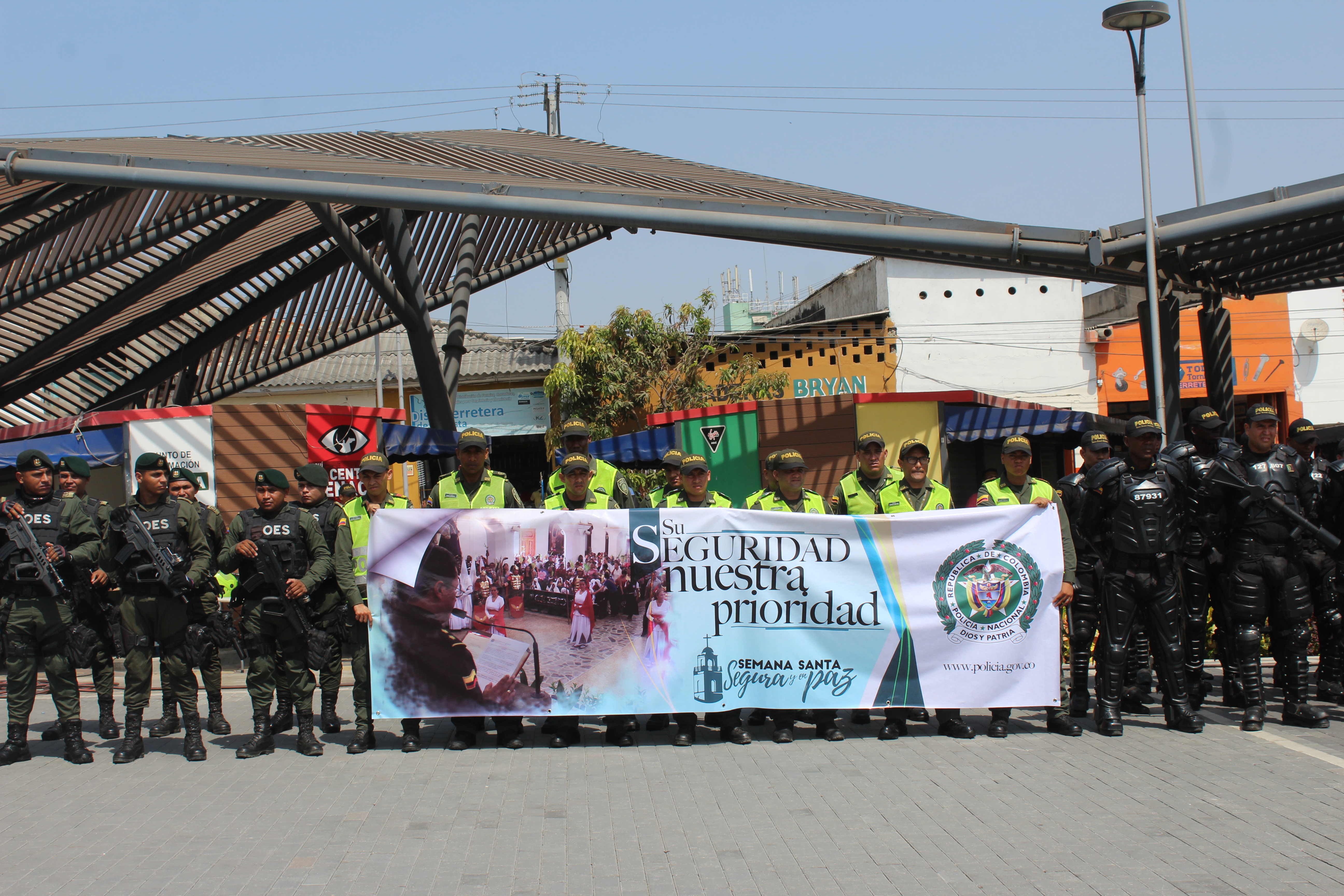 4000 hombres y mujeres de las diferentes especialidades de la Policía Nacional.