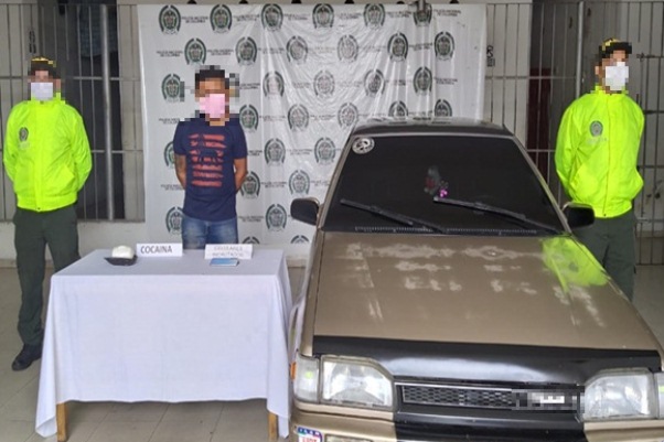 Lo-capturamos-cuando-se-movilizaba-en-un-vehículo-con-base-de-coca