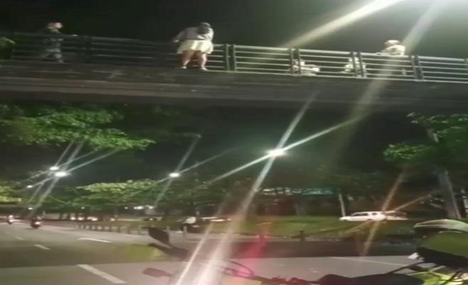 policias salvan a mujer