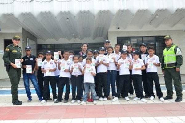 Niños-llevan-mensaje-de-legalidad-a-Valledupar