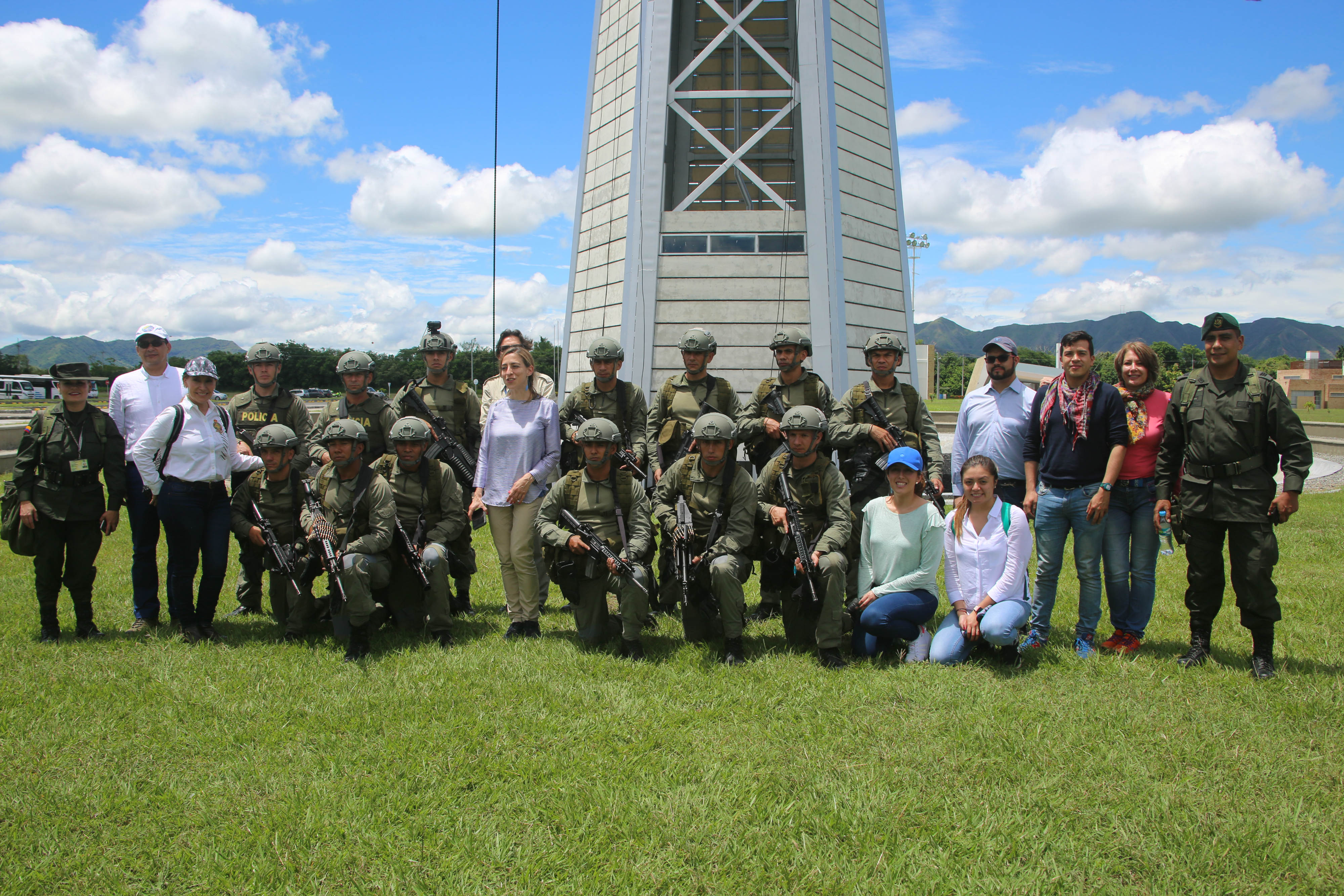 El-centro-internacional-de-estudios-contra-el-narcotráfico-participa-en-intercambio-de-experiencias  