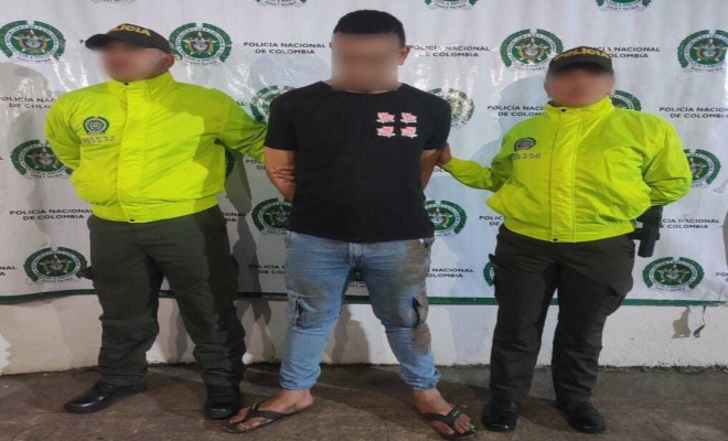 En Sincelejo uniformados de la seccional de investigación criminal capturan a una persona por el delito de homicidio