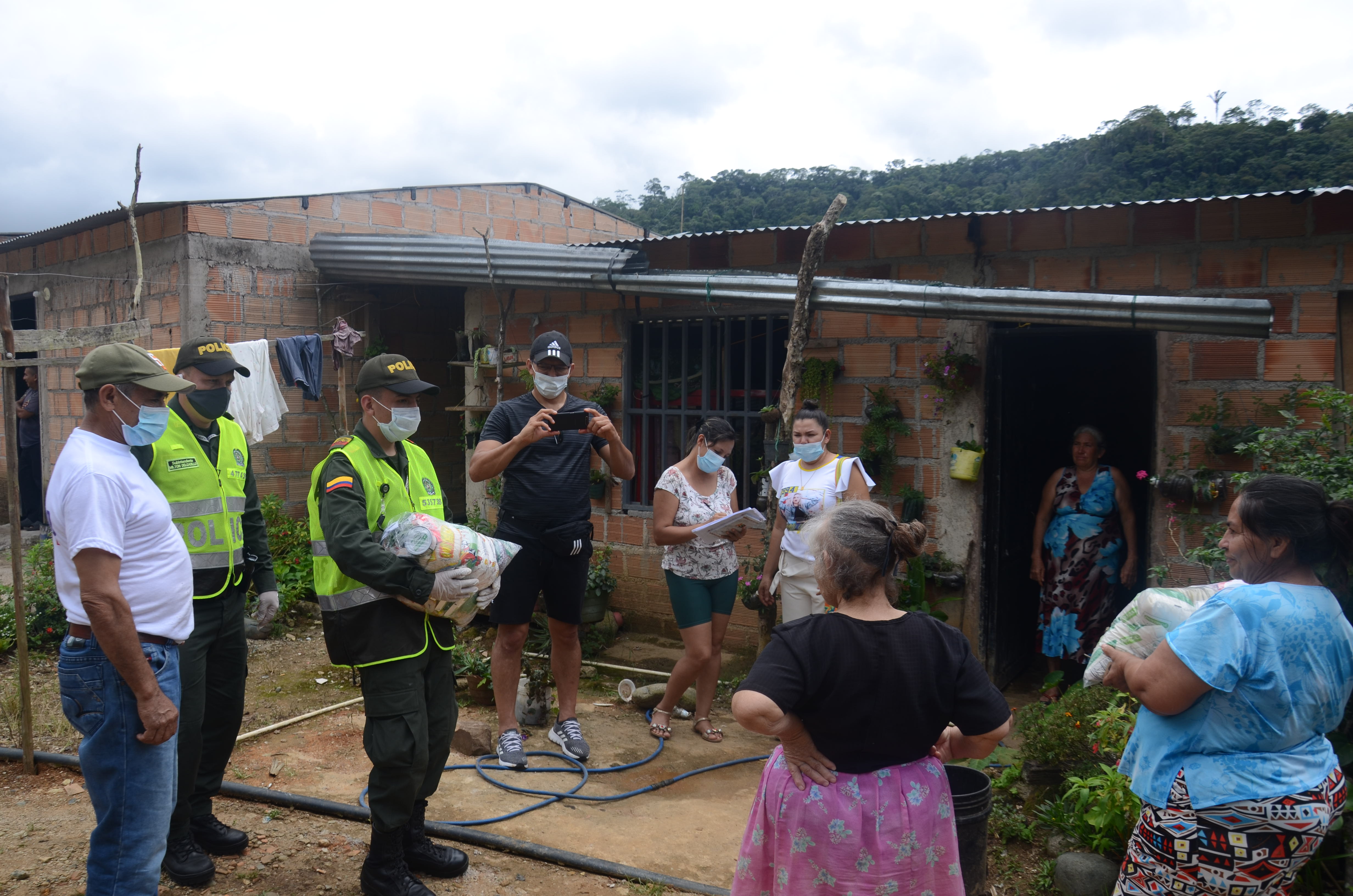 Participamos en la entrega de elementos de primera necesidad a familias más necesitadas
