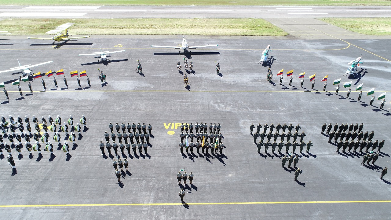 Pilotos colombianos graduados mariquita