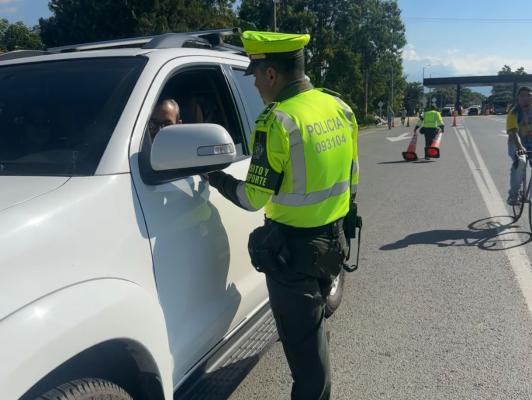 La Seccional de Tránsito y Transporte del Departamento de Policía Valle implementó medidas de control y prevención durante puente festivo de “Sagrado Corazón”
