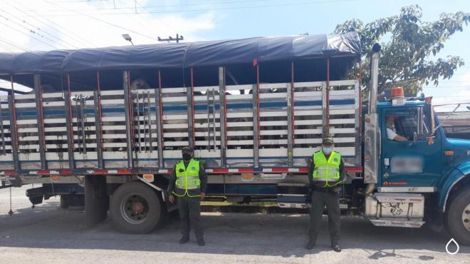 Policía-Nacional-y-gremio-de-ganaderos-trabajan-de-la-mano-para-evitar-el-abigeato-3