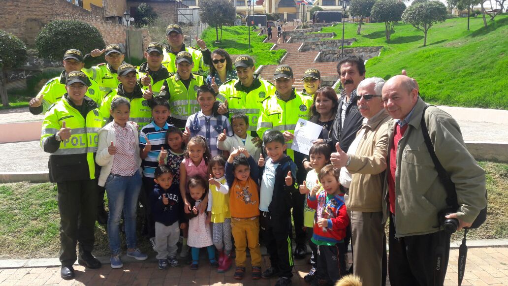 Policía- Tunja recupera parque-comunidad