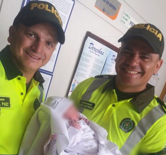 policia_atiende_parto