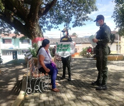 Con campañas educativas, actividades lúdicas y mensajes buscamos prevenir riñas y violencia