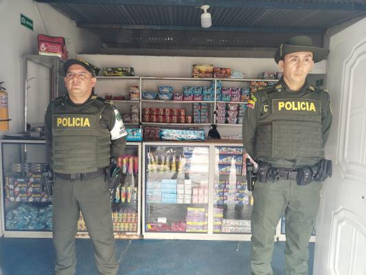Policía incautó pólvora y material pirotécnico-1