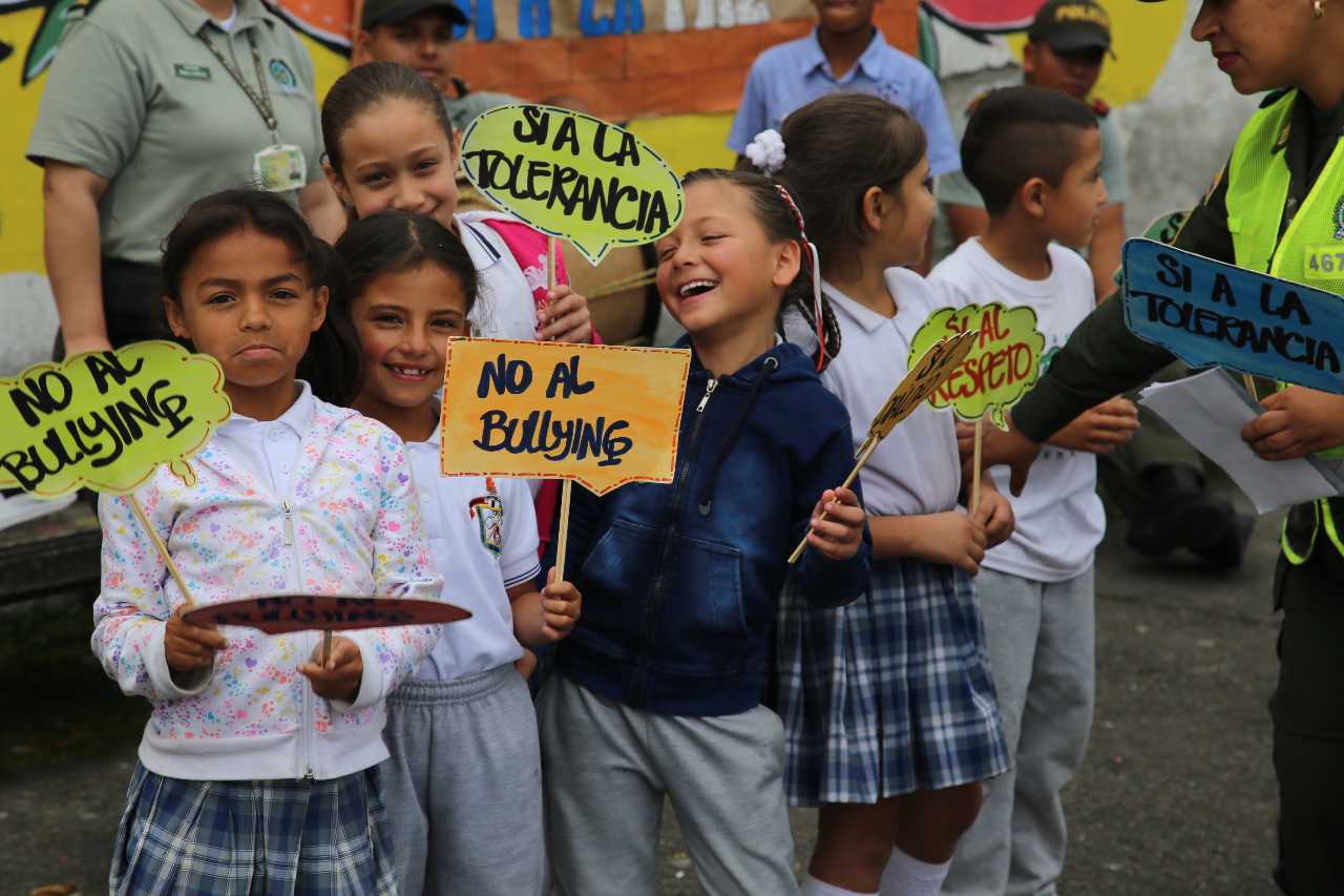 Policía Metropolitana de Manizales “entornos educativos en convivencia y en paz”