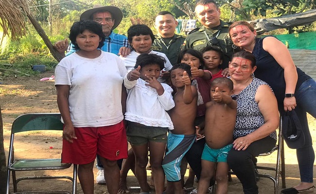 Policía para la gente con nuestras comunidades indígenas