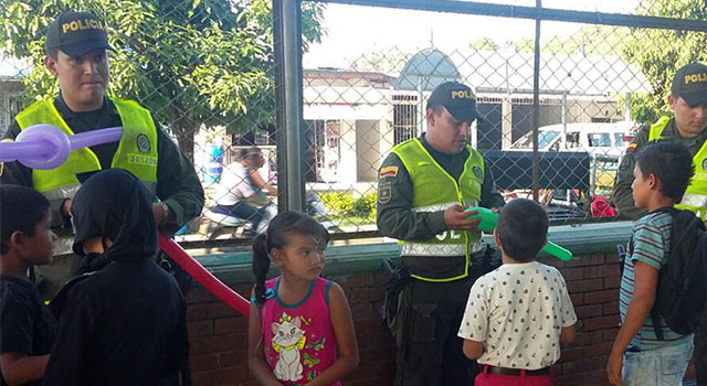 “Con los ojos-en sus hijos”-la Policía Nacional-adelanta-labores preventivas-para garantizar-un-‘Halloween Seguro’