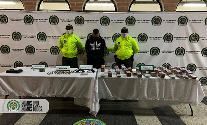 presentación de capturados por incautación de armas 