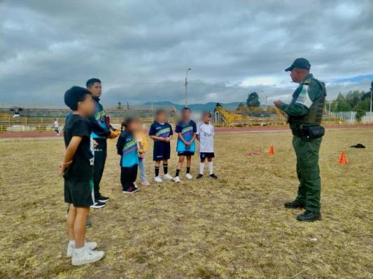 Se enfatizó la importancia de la comunicación  abierta y la denuncia de incidentes a través de las líneas de atención 123 y 141