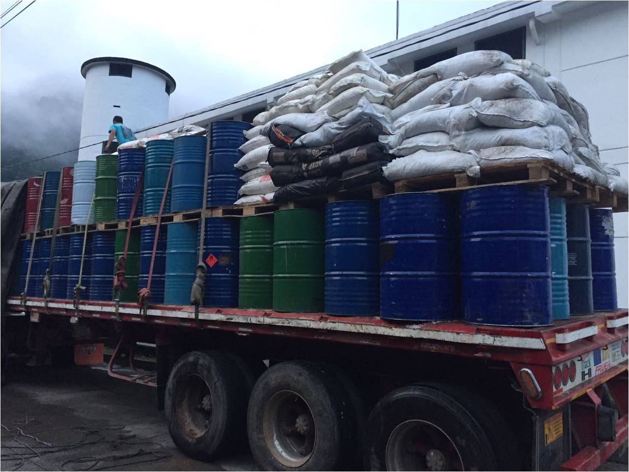 30.923 kilos-insumos-químicos incautados-policia