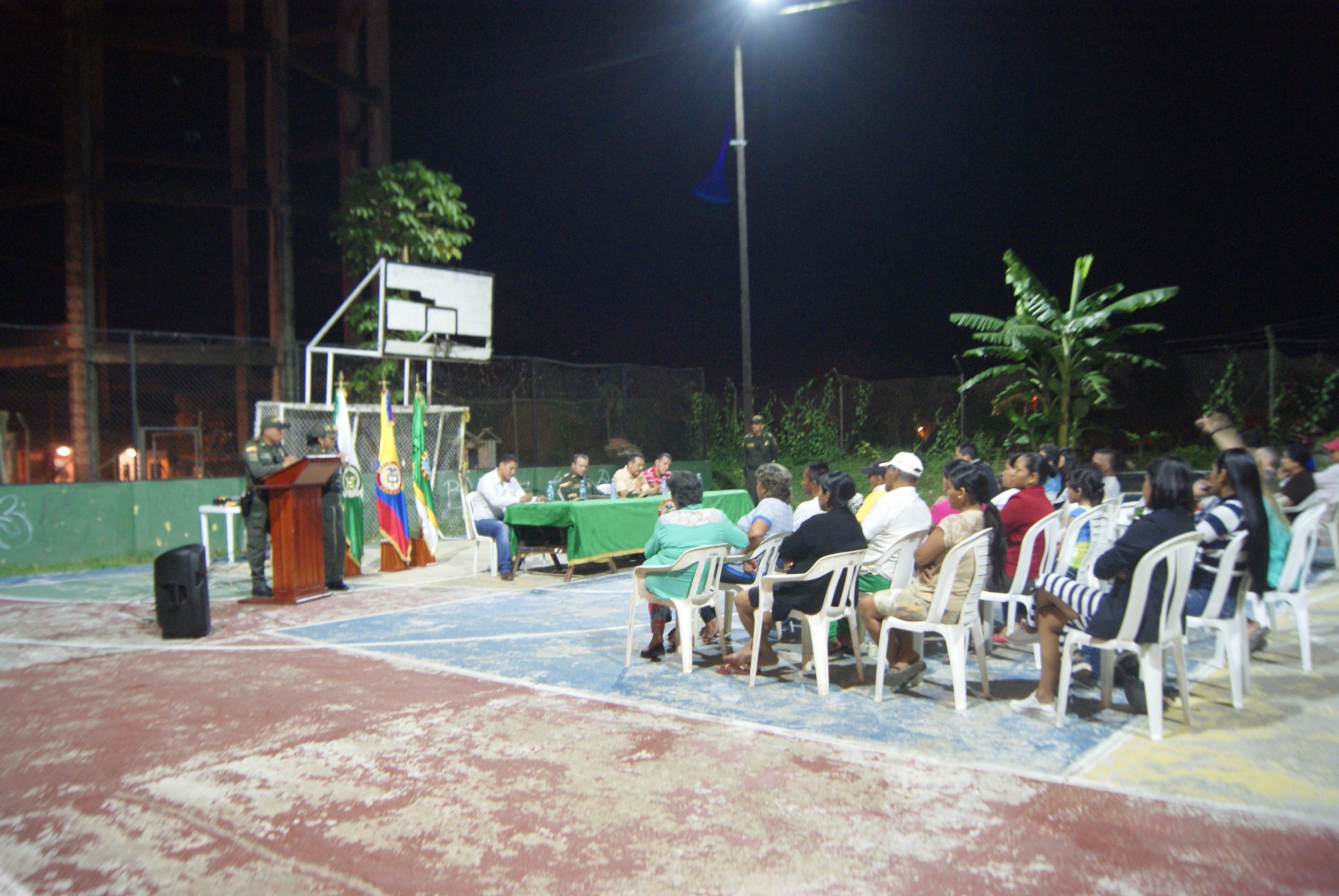 jornada de ornato en barrio de la ciudad 