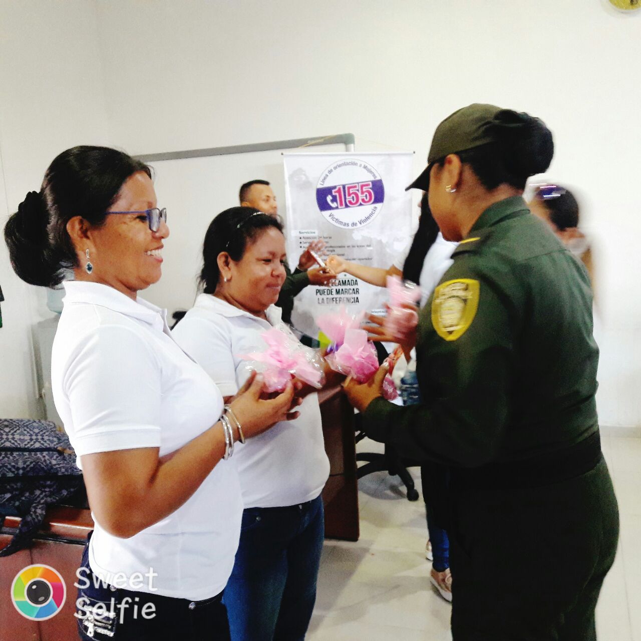 red de mujeres en uso de la línea 155 