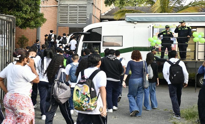 Acompañamos las 1.415 instituciones educativas del Valle de Aburrá en el inicio de clases. 
