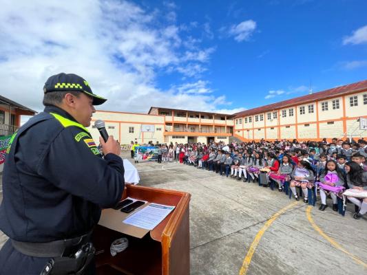 Acompañan comunidad estudiantil 