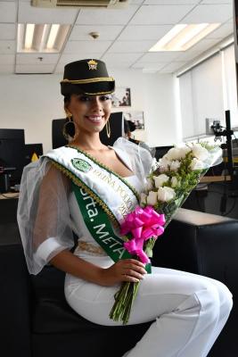 Reina-policía-MECAL