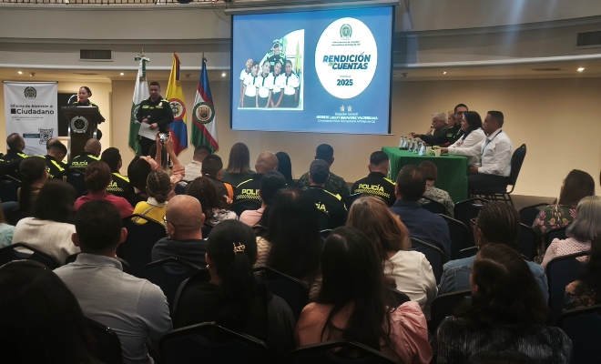 rendici&oacute;n de cuentas en sal&oacute;n Colombia de Dann Carlton 