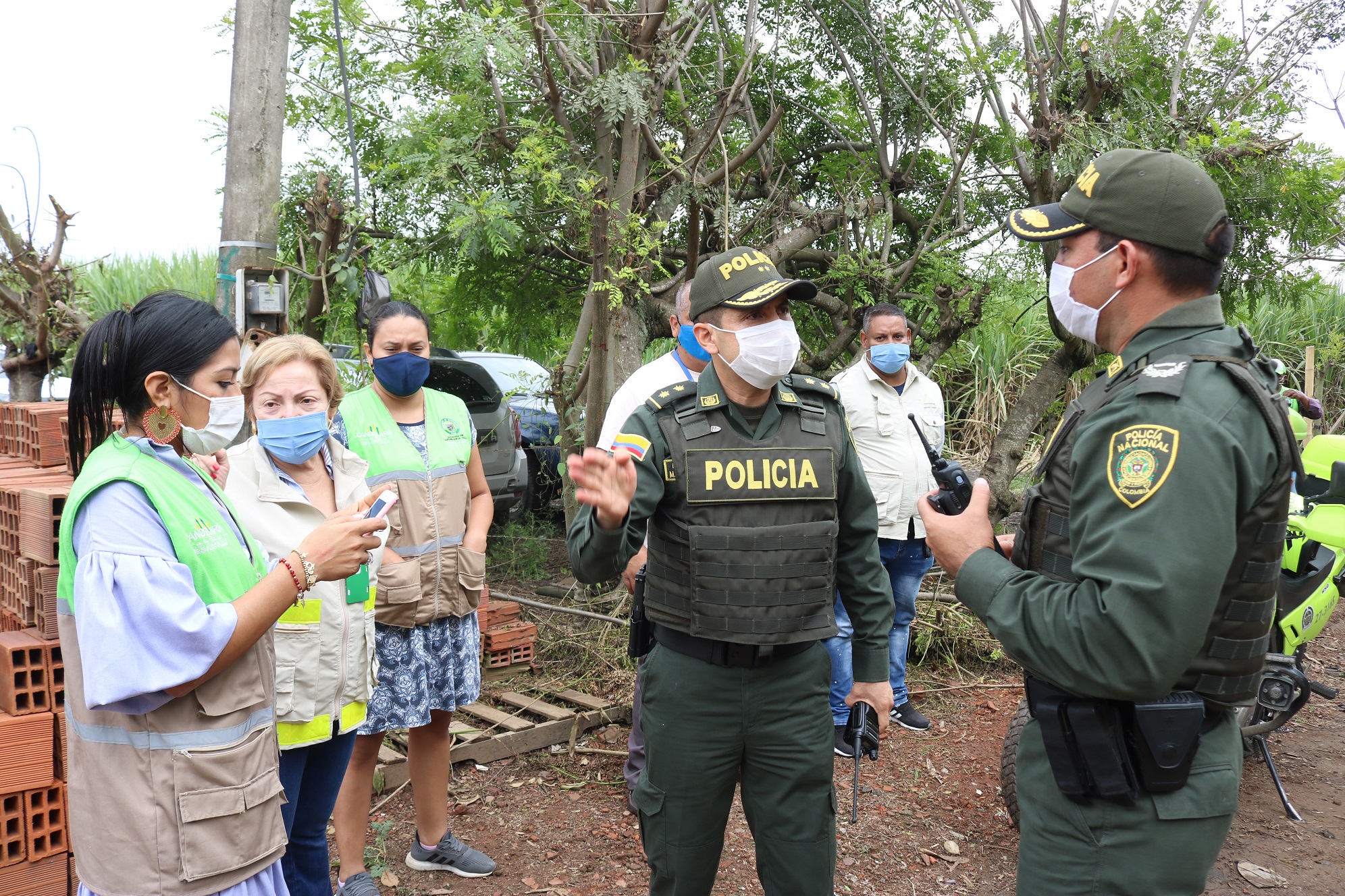 Hombre-seucestra-a-su-familia