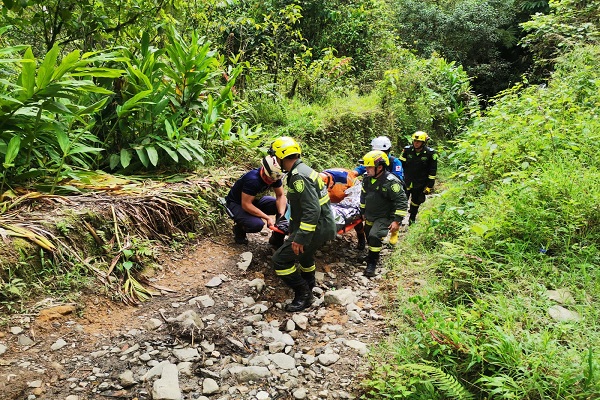 Rescatada 12 personas tras creciente súbita de una quebrada en Santa 
