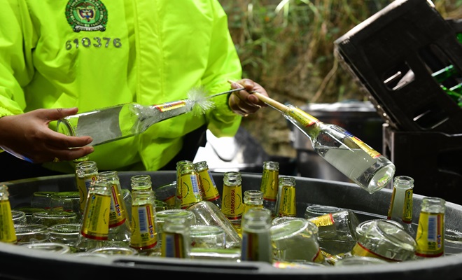 Producían licor adulterado para inundar zonas de rumba en plena Feria de las Flores. 