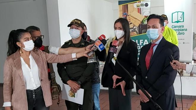 Rueda- de- prensa- incautación- libros- POLFA 