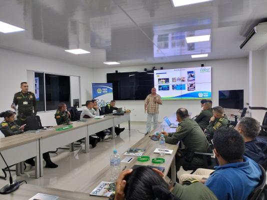 Busca optimizar el trabajo institucional enfocado a fortalecer las relaciones de confianza con los medios de comunicación y la ciudadanía.