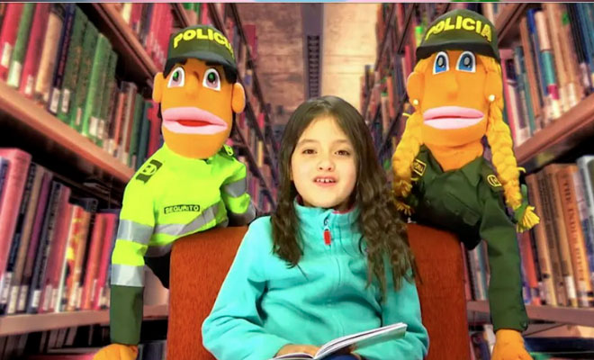 Segurito y sus amigos con los niños