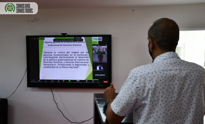 Estudiantes se capacitan para servir a la comunidad