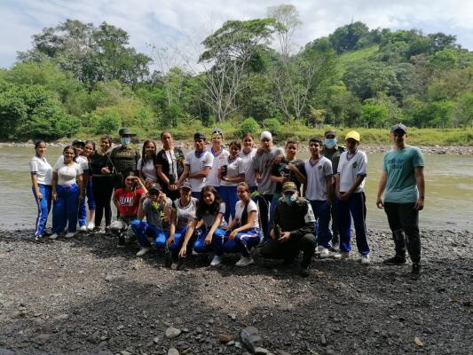 La Policía en Santander continúa comprometida con la naturaleza.