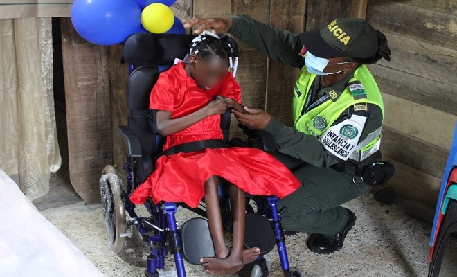 Sharith Dayana recibió silla de ruedas