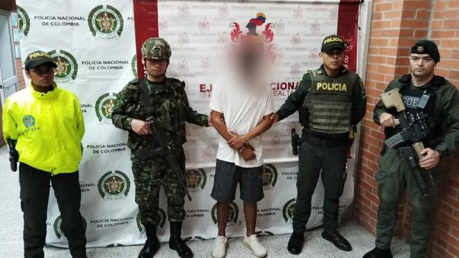 Un hombre capturado y un adolescente aprehendido en flagrancia por el delito de secuestro simple