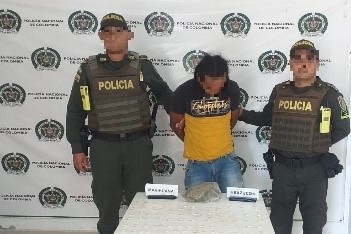 Capturada por porte de estupefacientes 