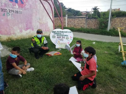 Uniformados_en_Barbosa_adelanta_la_campaña_“abre_tus_ojos_ no_al_reclutamiento_infantil”_2