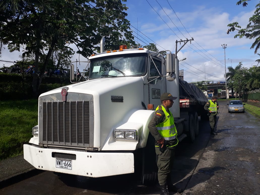 valle-del-cauca-recuperacion-tractocamion-con-cobre-buenaventura