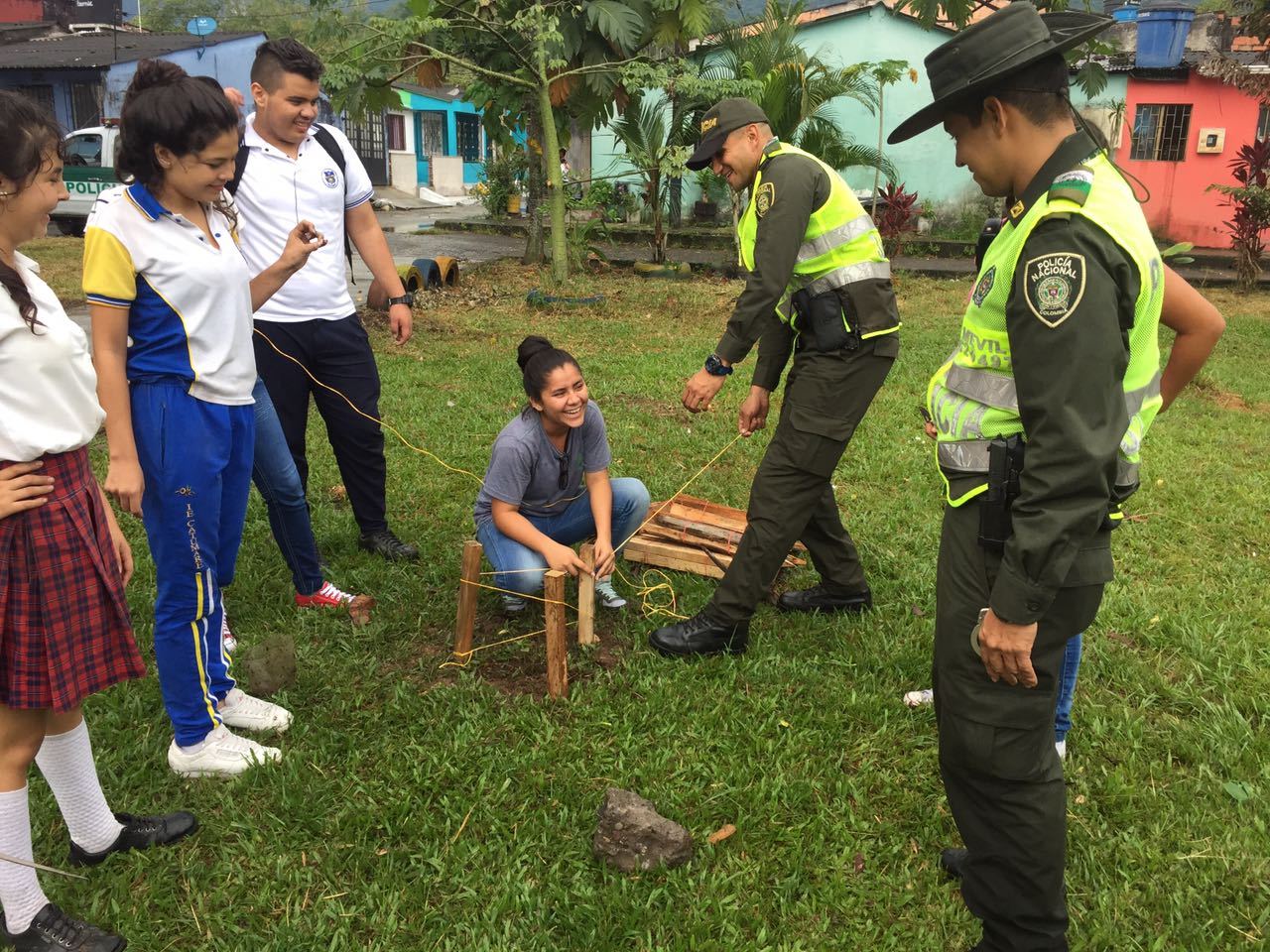 El Grupo de Protección Ambiental lidera campañas con colegios y comunidad en general para la preservación de los escenarios ecológicos. 