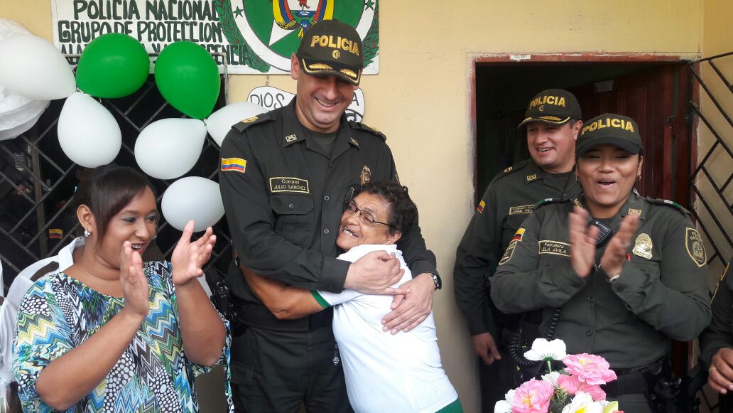 Agradecimientos a ala Policía  por  apoyo a esta escuela.