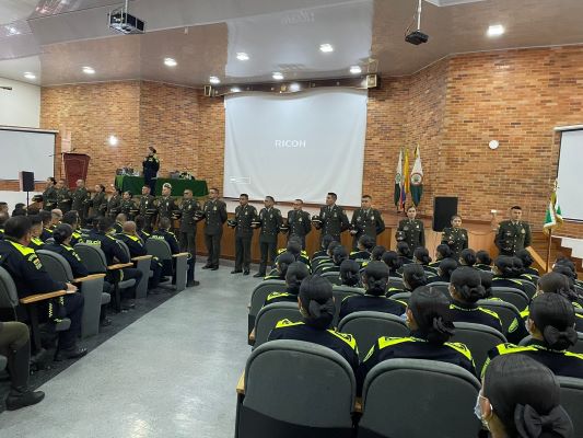 Entrega de personal y acompañamiento por parte de vicerrectores DINAE