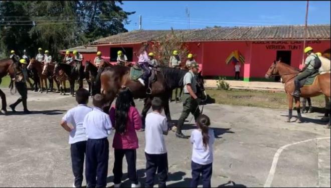 ayudando a niños y niñas a fortalecer principios y valores y ayudar a ocupar el tiempo libre