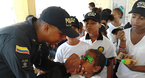 POLICIA NACIONAL-campaña-bicentenario-niños y niñas