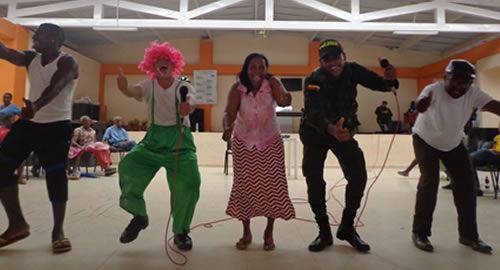 entrega de mercados y cine al parque en Nariño 3 14-01-2015