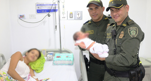 190615-entrega-regalos-bebe-naciada-cartagena