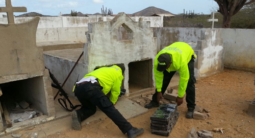 170715-incautacion-droga-cementerio-wayu