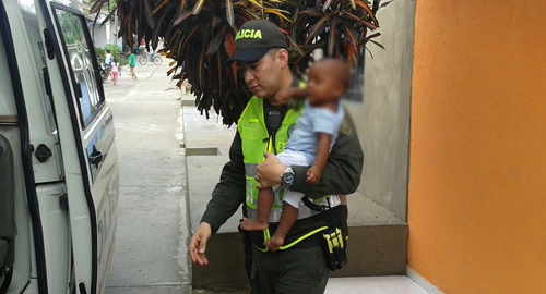 POLICIA NACIONAL-bebe-sincelejo-rescatado
