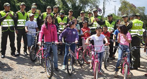 MEVAL 130 A CLASE EN BICI