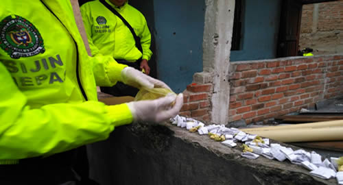 estupefacientes-alcantarilla-policia